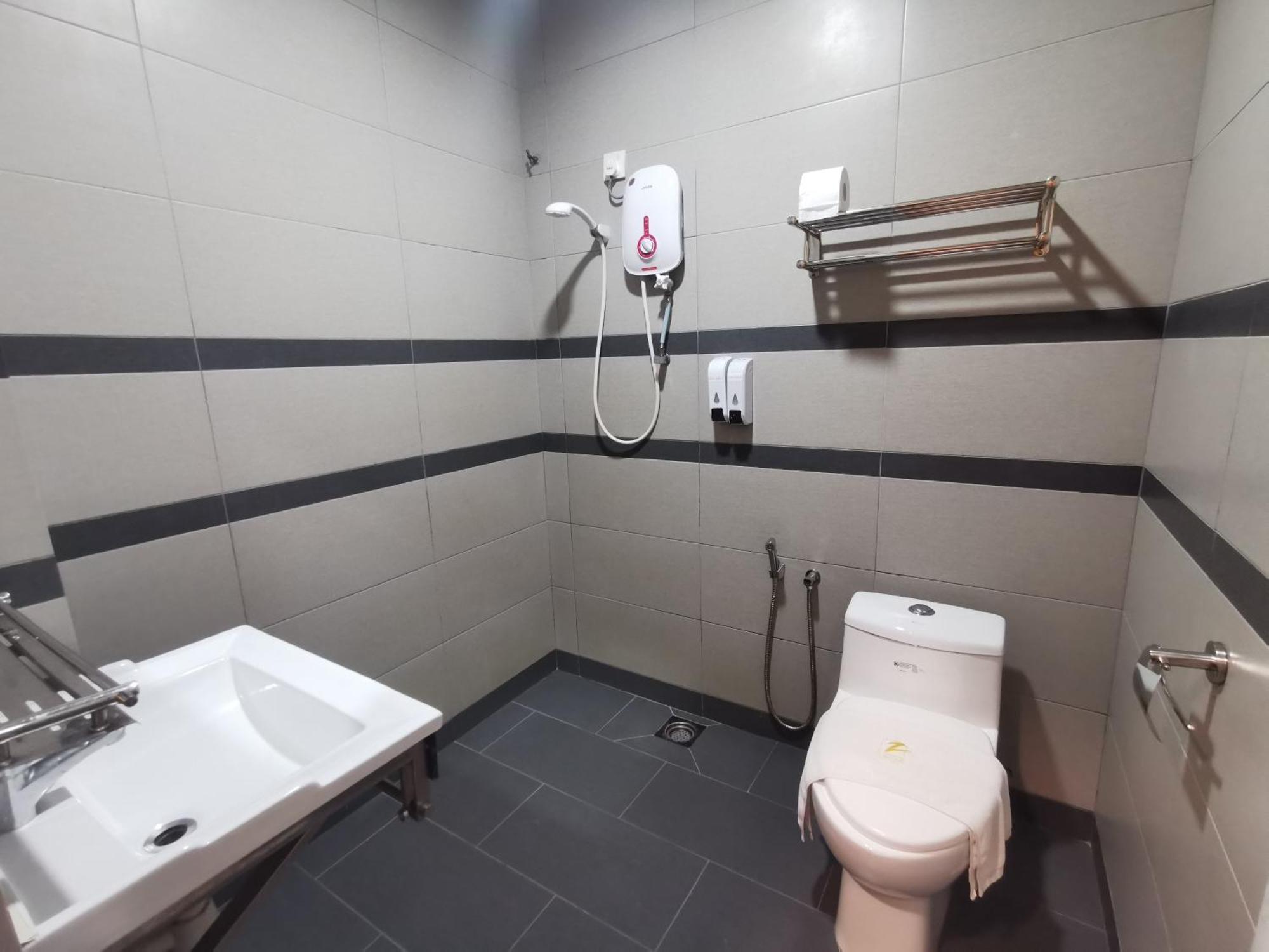 Zenz Hotel Kulai Exterior photo